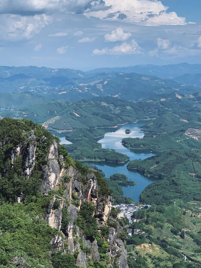 雲海之巔，心之所向：玉皇頂療癒之旅