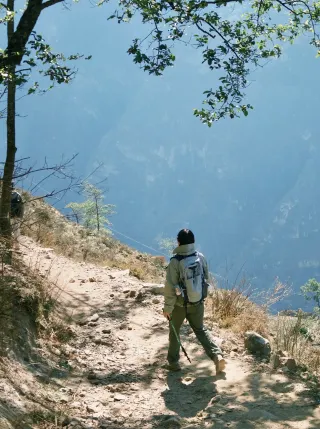 Tiger Leaping Gorge Highlight Section | One-Day Hiking Complete Guide