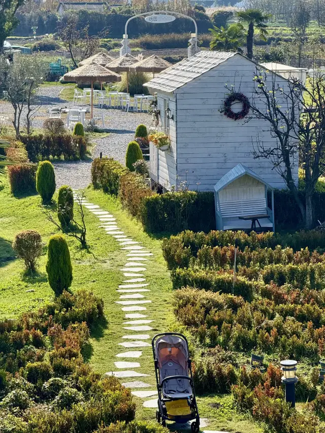 Don't miss this Little Lamb Garden Farm, a free attraction in Dali
