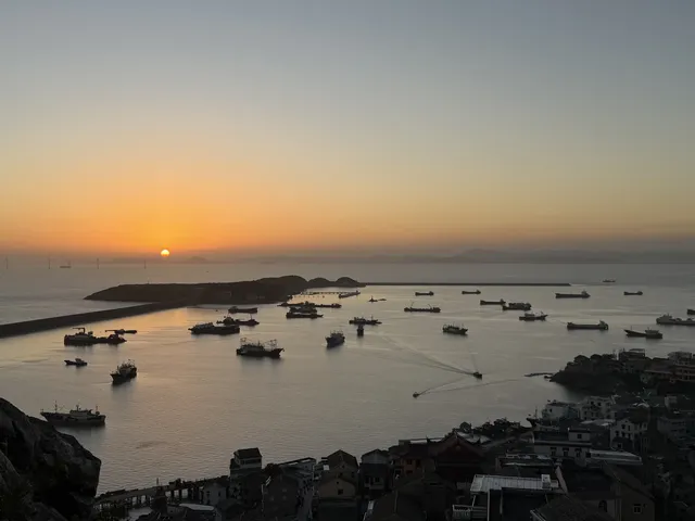 白天濟州島,晚上聖托里尼的神仙小鎮 白天濟州島,晚上聖托里尼的神仙小鎮