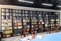 百年滄桑書卷氣，盡在臨漪碧水中