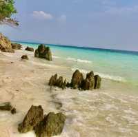 The island hopping at Victoria cliff resort 