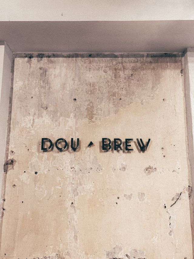 Dou brew Coffee & Craft  คาเฟ่น่านั่ง เมืองภูเก็ต 