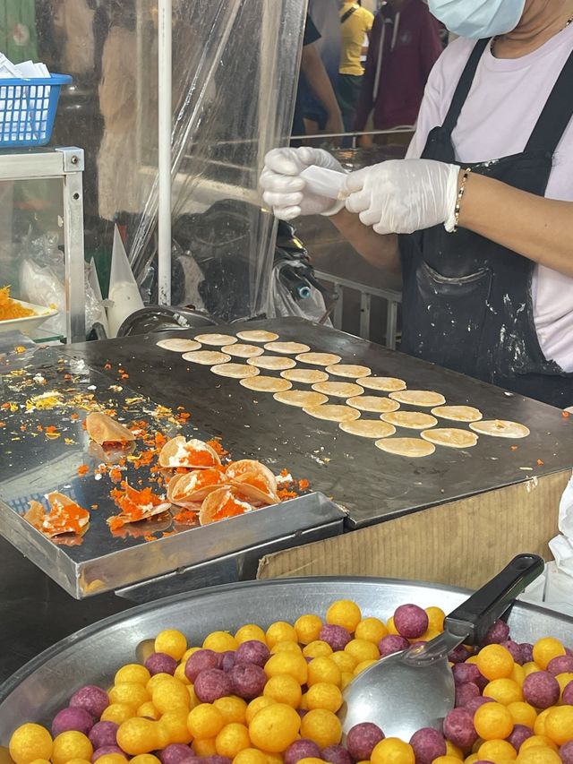 ตุ๊ก ขนมไข่เต่า ตลาดนัดเจริญสุข 