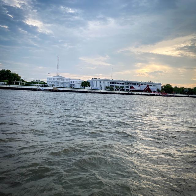 นั่งเรือข้ามฟาก 5 บาท วัดโพธิ์xวัดอรุณ