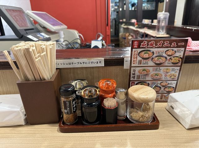 東京・港区。青山で終日麺大盛り無料の濃厚味噌ラーメン『威風 青山店』