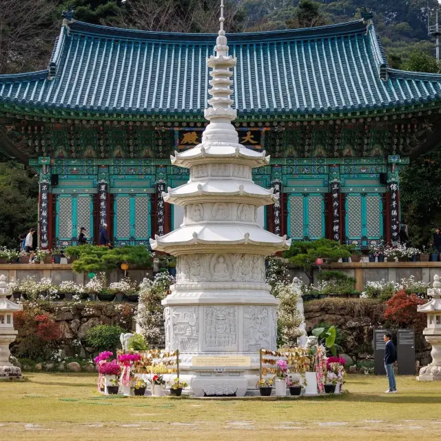 Beautiful Autumn of Yeongpyeongsa Temple 