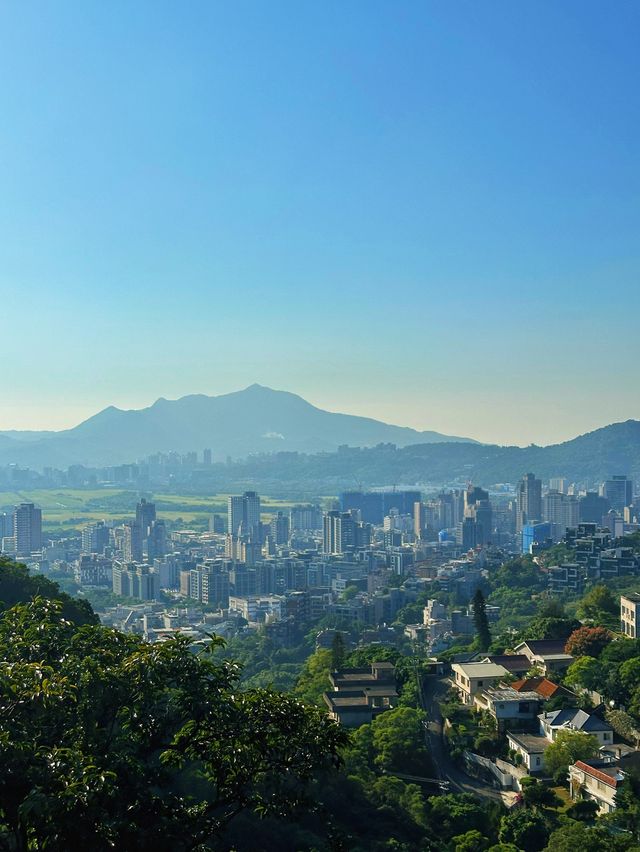[台北] 市區低難度的登山步道 超美沉積岩打卡景點-軍艦岩登山步道
