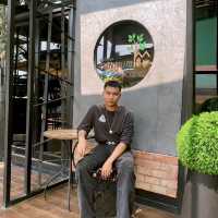 ต้นน้ำคาเฟ่ (Tonnum Cafe)