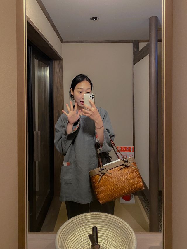 제일 인기 있는 바위탕에서 온천하기♨️