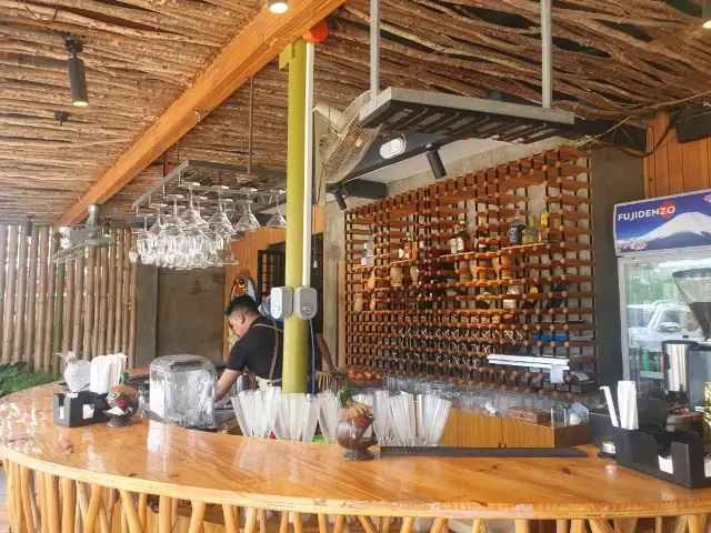 뷰까지 맛있는 보홀 "MOLLY"