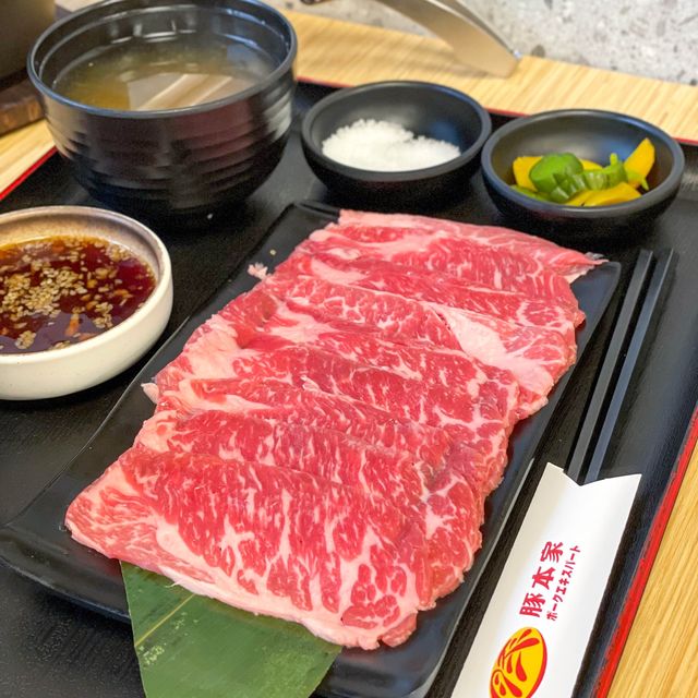 荃灣｜多款日式定食選擇。豚本家