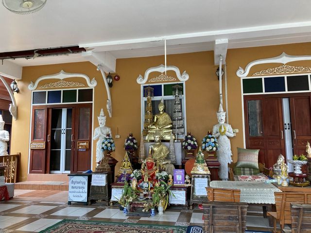 ‘วัดหมื่นตูม’ วัดสถาปัตยกรรมซุ้มประตูสวย