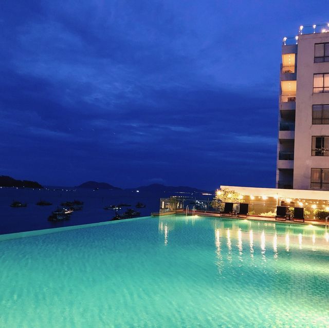 馬來西亞🇲🇾沙巴✨🌊浪漫🈵️分泳池夜景🌃📍 Kota Kinabalu Marriott Hotel
