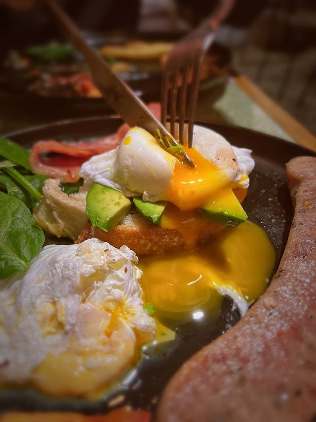 美式工業風有酒飲嘅cafe鬆軟三層脆面法式焦糖班戟 美式工業風有酒飲嘅cafe鬆軟三層脆面法式焦糖班戟