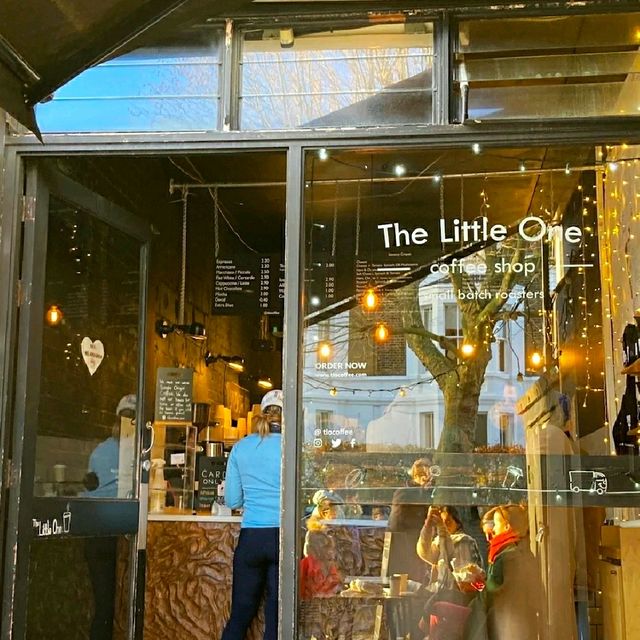 AN INDEPENDENT CAFÉ IN LONDON!