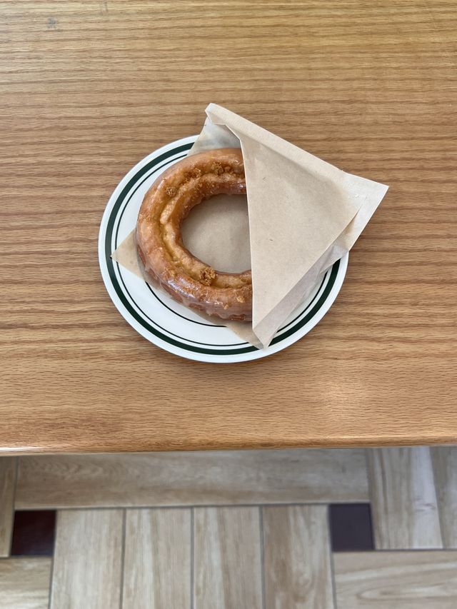 韓国【水原】最近オープンしたインテリアが素敵なドーナツ屋さん🍩