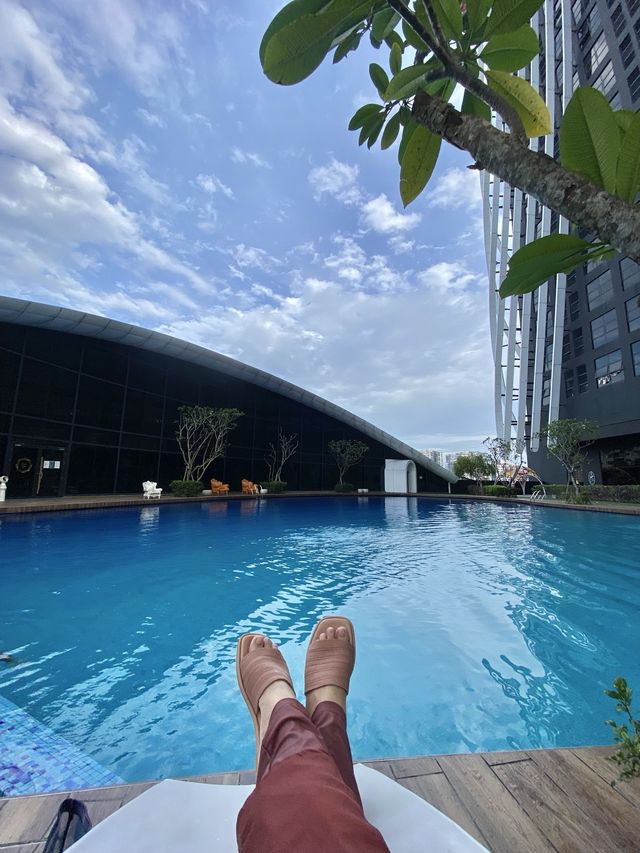 Jacuzzi pods overlooking KL skyline 🥂