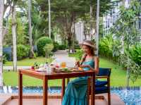 พักสบายติดชายหาดที่ Le Meridien Phuket Mai Khao