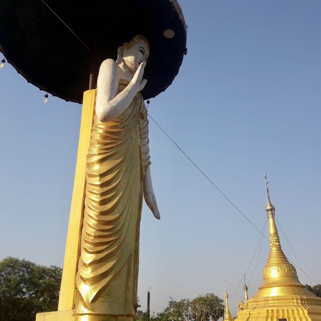 เจดีย์ ShweSanTaw เมืองเย่ เมี่ยนม่า  