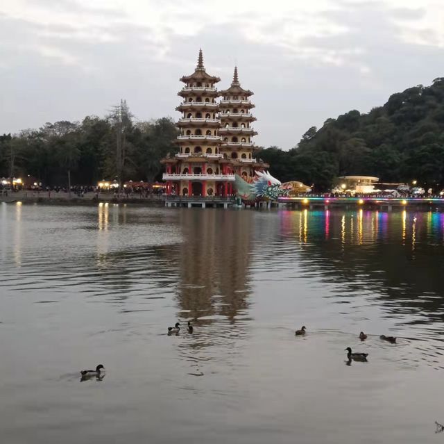 龍虎塔