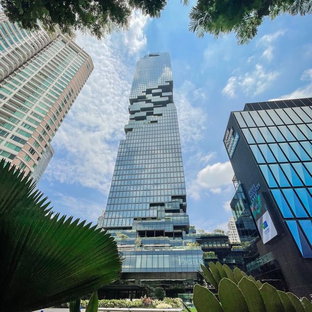 Mahanakhon skywalk - Bangkok Landmark