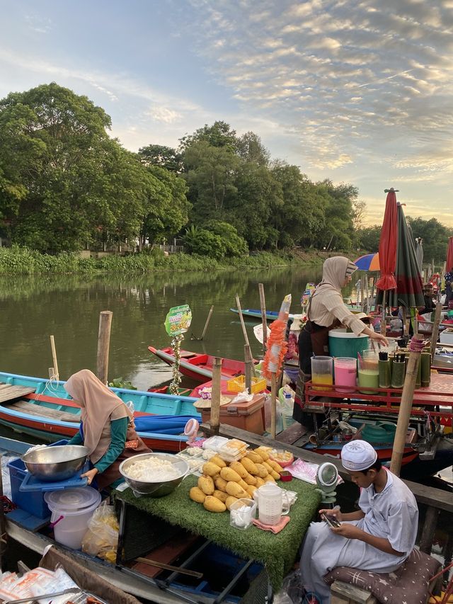 ตลาดน้ำคลองแห สงขลา