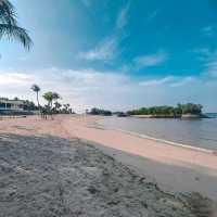 Enjoying a quiet beach atmosphere on Sentosa 