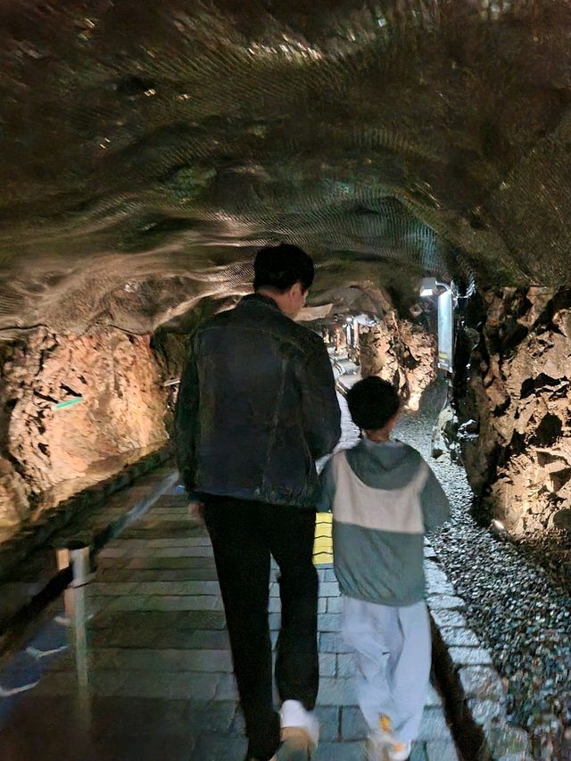 시원한 동굴탐험