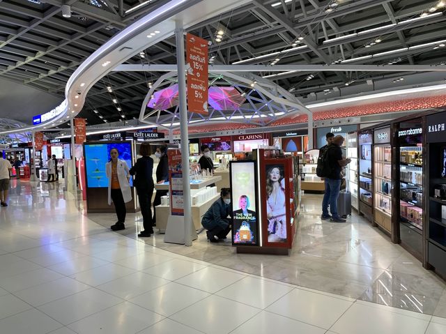 タイ　タイ観光　タイ　スワンナプーム国際空港の制限エリアが凄いぞ！