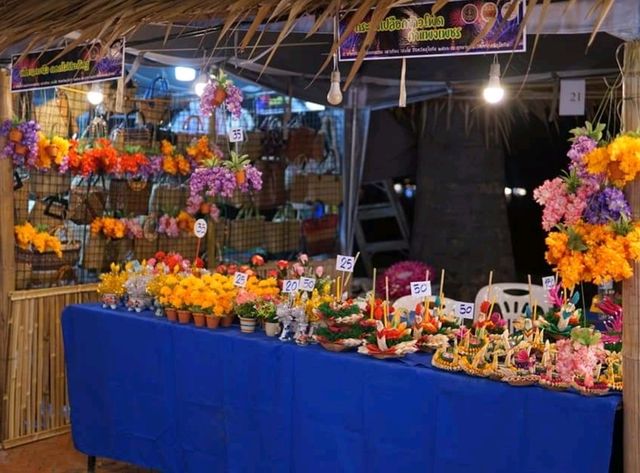 泰國素可泰水燈節 - 激光中的世界遺跡，浪漫祈福行