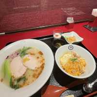 【大阪府】博多の名店の味をラーメンで楽しむ