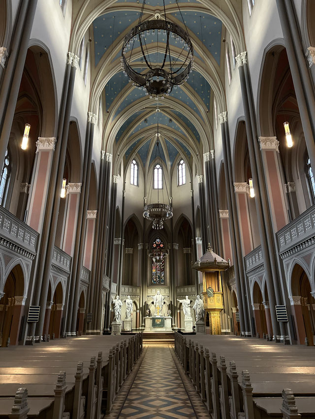 규모감 있는 첨탑에 압도되는 ⛪️ 비스바덴 마르크트 교회