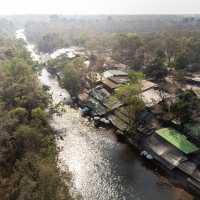 เล่นน้ำคลายร้อน ที่ สปริงเวย์ เขื่อนลำปาวกาฬสินธุ์