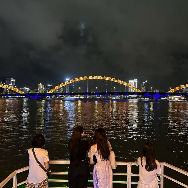 👍🏻 다낭의 밤을 물들이는 한강 야간선상투어