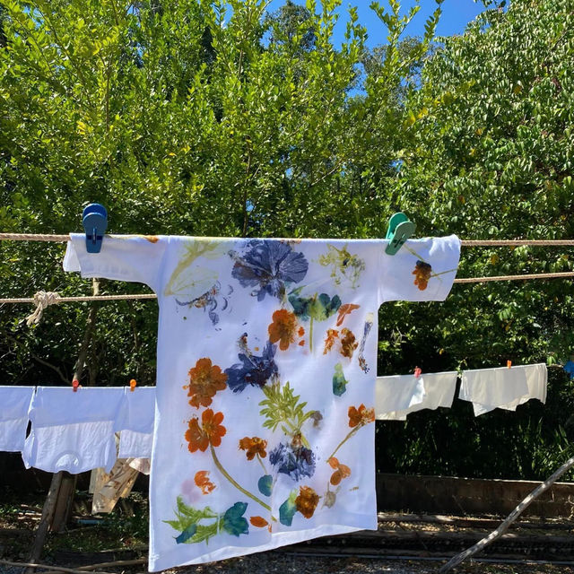 DIY tie dye shirt at Rain Taon Eco Print