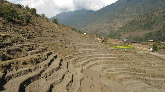 HIKING THE HIMALAYAN PARADISE ~ ANNAPURNA