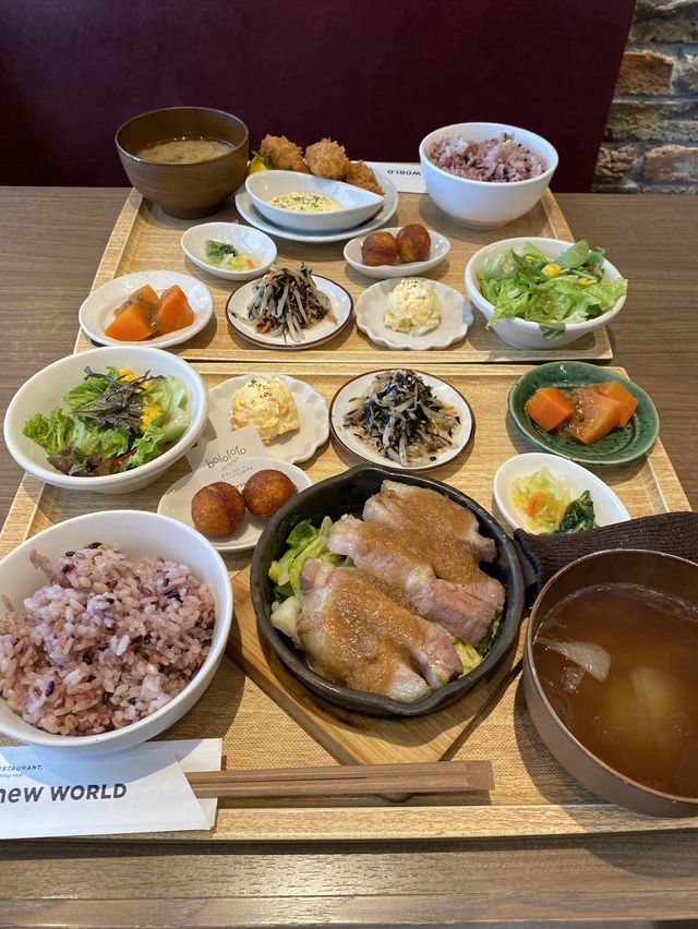 【神戸三宮】こだわり神⼾の野菜中心ランチ