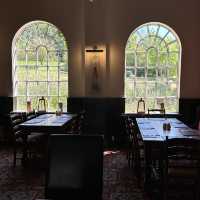 We Three Loggerheads pub