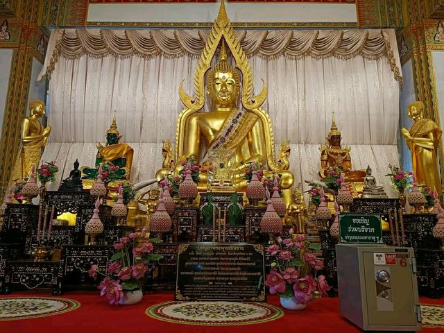 พระมหาธาตุแก่นนคร  ขอนแก่น