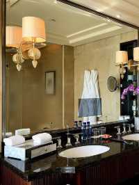 โรงแรม 🏨 หรูบนย่านธุรกิจแต่สงบและน่าพักผ่อน 