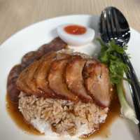 Manee Cafe & Bistro