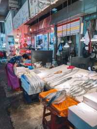 Strolling around Gwangjang Market in Seoul South Korea ✨