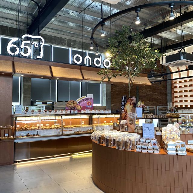 Newly Opened Food Hall in Penang with Robot Serving Food