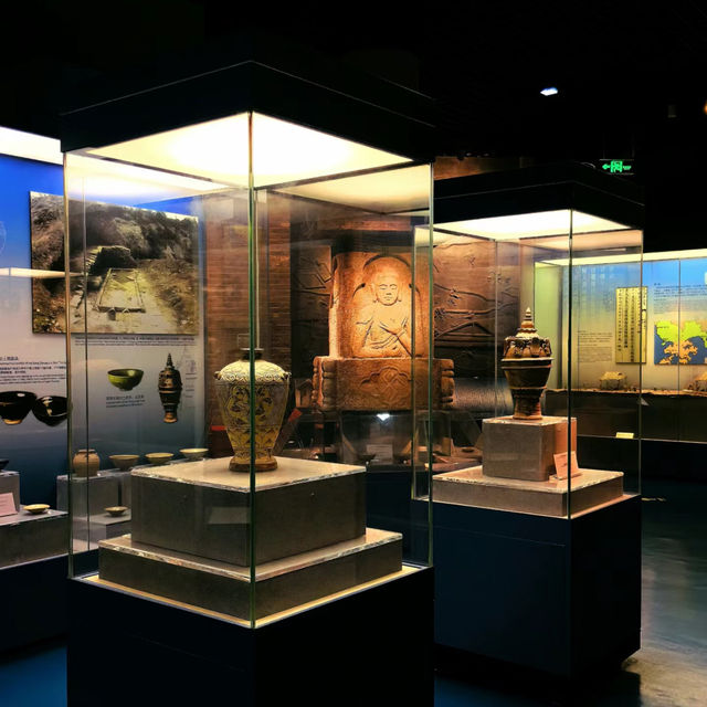 深圳博物館：感受深圳歷史脈絡，多媒體展示彰顯城市成就。適合文化型旅行者