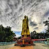 สักการะพระธาตุจอมแว่ 1ในพระธาตุ 9 จอม