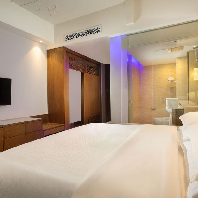 **Modern Comfort in Manado: Four Points by Sheraton**