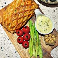 **Beef Wellington at Sunway Pyramid: A Culinary Delight**