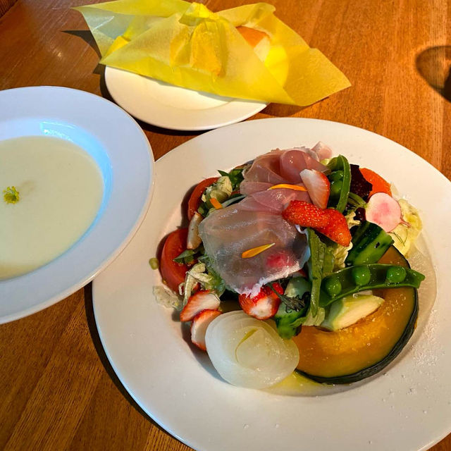 オシャレなフルーツサラダランチ🥗