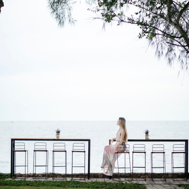 🏖️ รีสอร์ทกุยบุรีสุดหรู ติดทะเล
